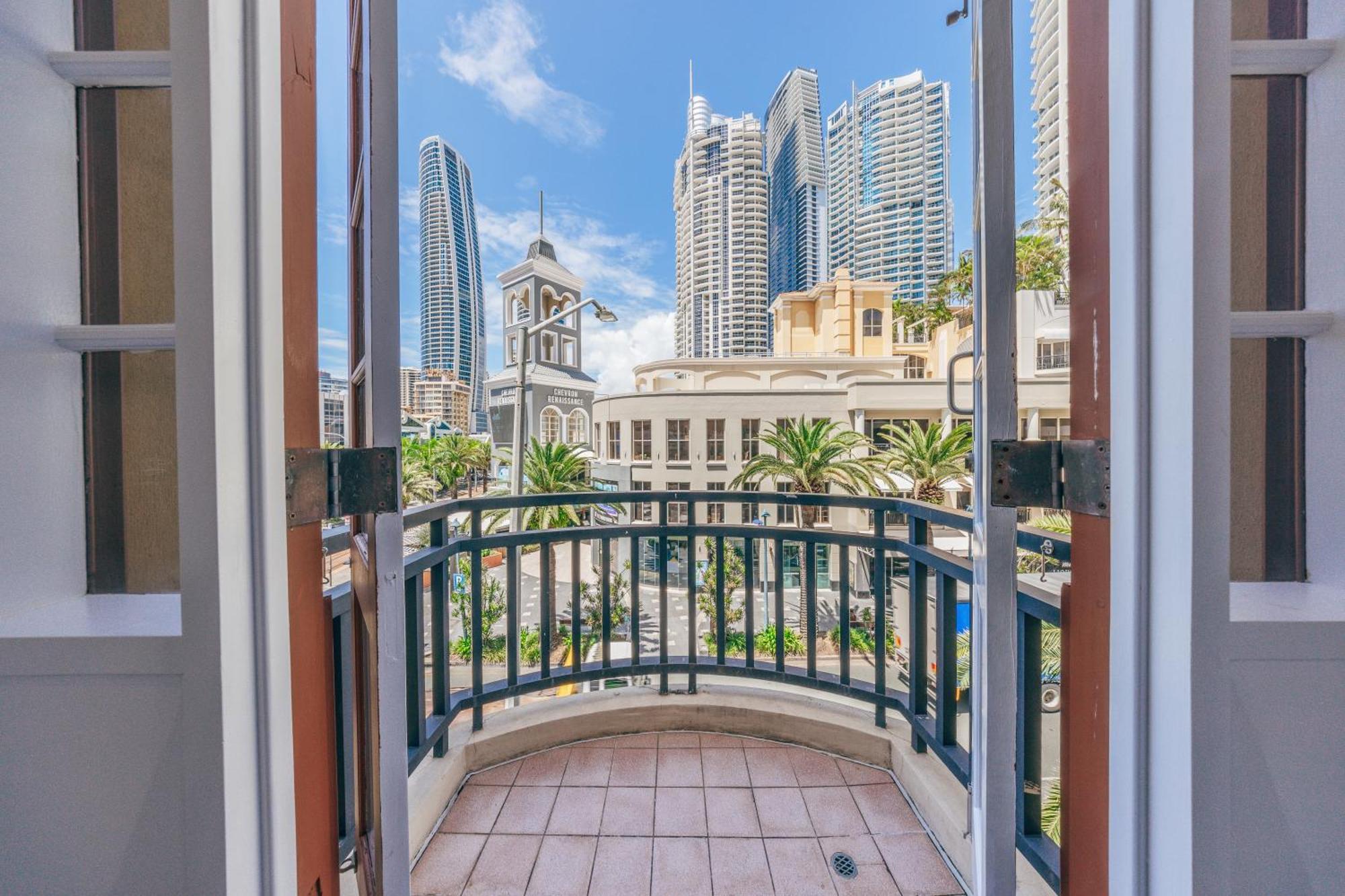 Maze Backpackers - Gold Coast Pansiyon Dış mekan fotoğraf